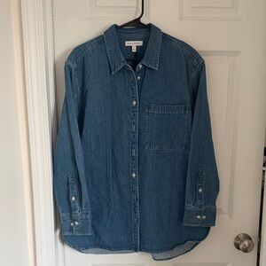 NWT Banana Republic Denim Button-Down Shirt in Medium Blue